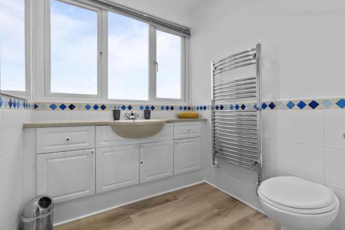 Pevensey House | Beachfront Escape Sleeps 8 Ideal Family Retreat