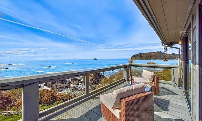 Trinidad House | Beachfront home, great for families, ocean access from yard, hot tub