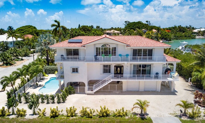 Marathon House | Beachfront Home Pool/Tiki/Dock