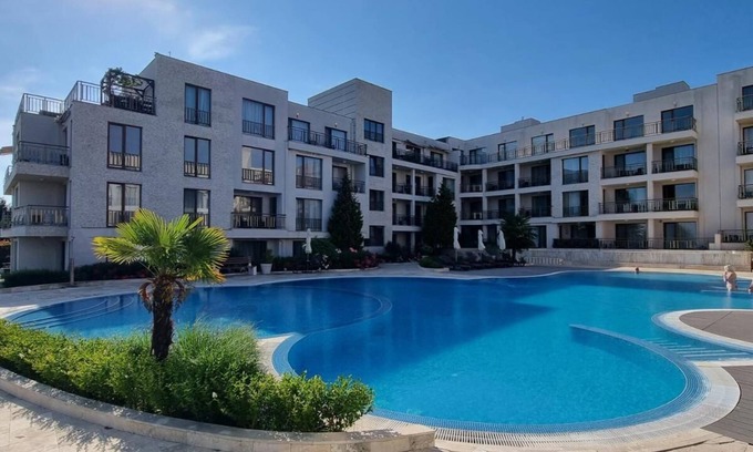 Burgas Apartment | Beachfront hotel Diamond beach, Apartment Alkor ,Sarafovonдостъп летище на 2 км