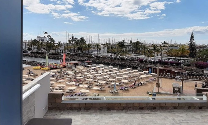 Playa de Mogan Apartment | Beachfront Loft in Puerto de Mogan by El Sirocco