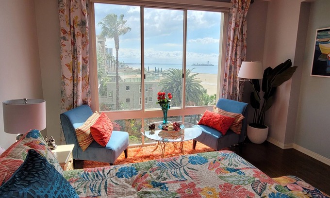 Alamitos Beach Condo | Beachfront Lux Condo