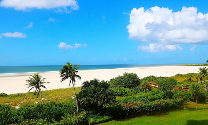 Marco Island Condo | Beachfront Luxury – Marco Island Paradise. Christmas week for free!