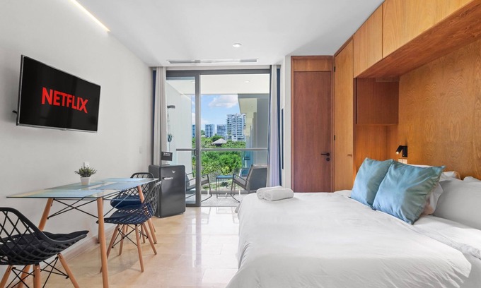 La Cruz de Huanacaxtle Apartment | Beachfront Suite in La Cruz: Zantamar 507