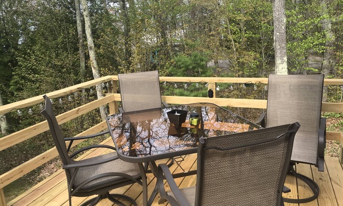 St Ignace House | Beachfront Relaxation/Winter Get-away