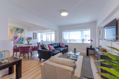 Kareeberg Apartment | Beachfront stunning sea views