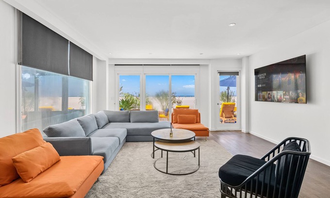 Marina Peninsula House | BeachFront Sunshine Paradise house