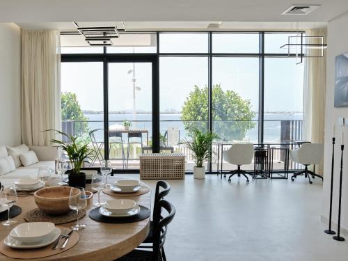 Dubai Marina Villa | Beachfront Townhouse SEA BREEZE