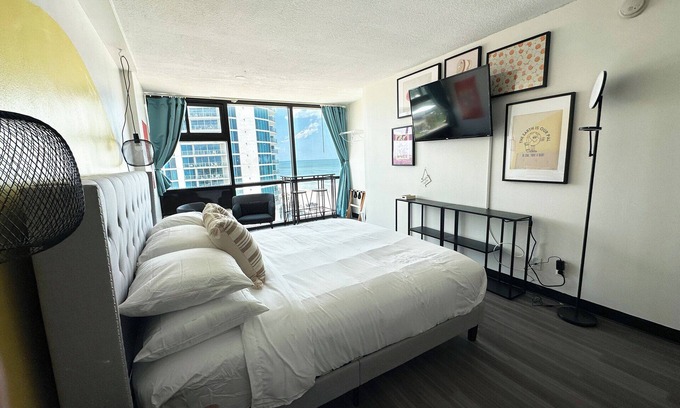 Daytona Beach Apartment | Beachfront with an ocean view! Cozy studio with King size bed