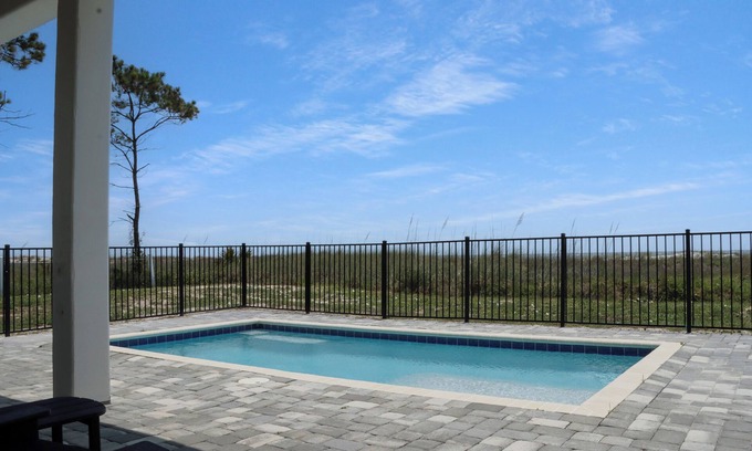 Indian Pass House | ☀️Beachfront with Private Pool | 🐾Pet-Friendly🐾 | Seminole Wind☀️