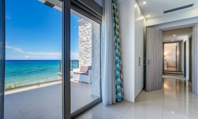 Tragaki Villa | Beachfront Zante Villa | Villa Perla | 5 Bedroom | Private Pool