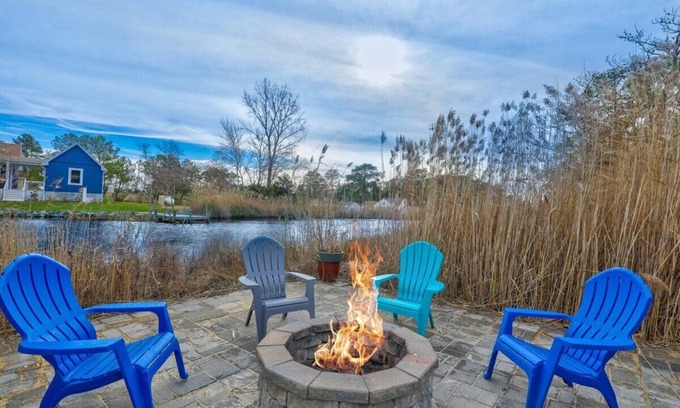 Chincoteague House | Beachgrass Bungalow on Chincoteague Island!
