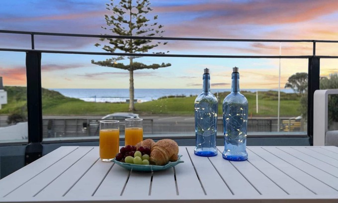 Mount Maunganui House | Beachside Blue - Stunning ocean views