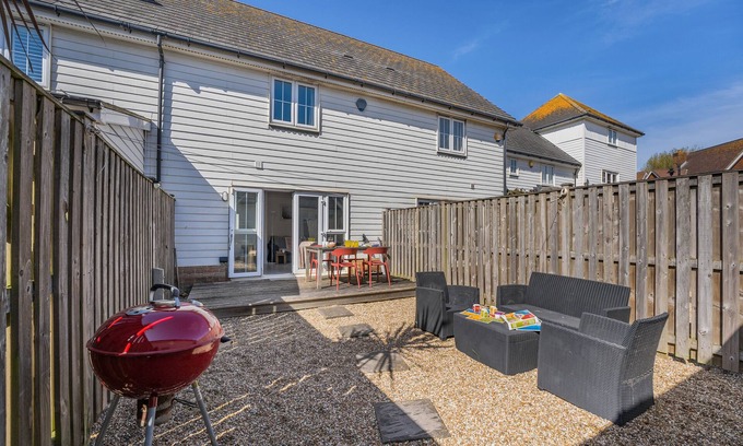 Camber House | Beachside Cottage - Two Bedroom House, Sleeps 4