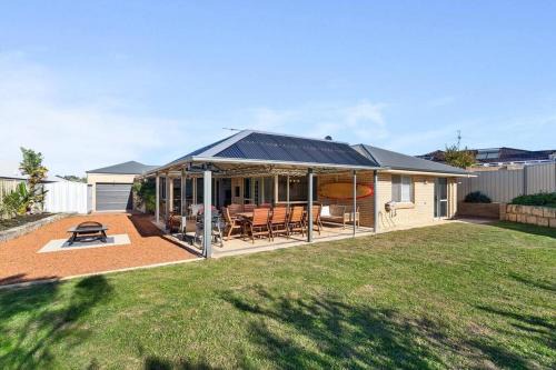 Halls Head House | Beachside Family Friendly Escape at Casa Del Caravel