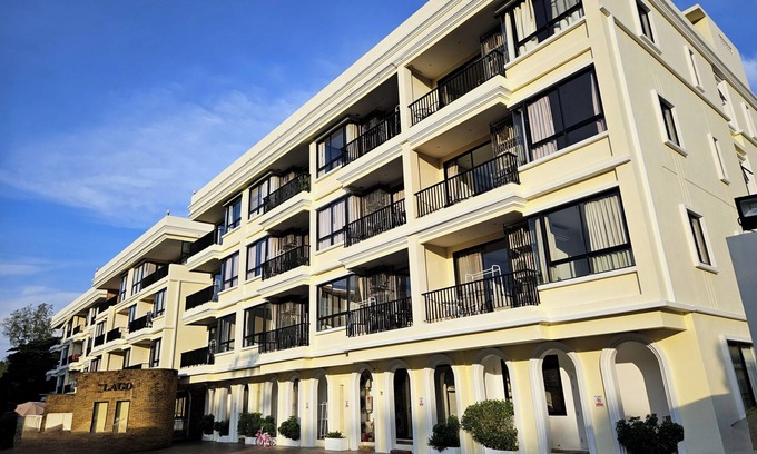 Nai Harn Apartment | Beachside Gem with Lake, Cafes and more