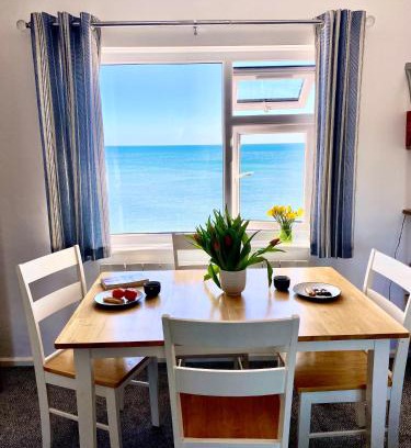Torcross House | Beachside, Torcross, between the Sea and the Ley