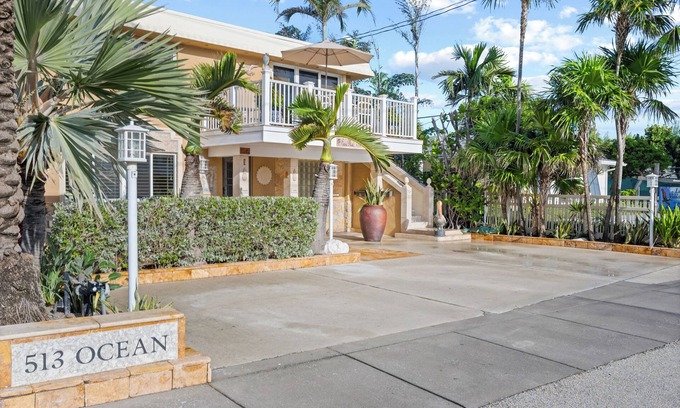 Deerfield Beach Villa | Beachside Villa - Ocean 100 Ft.