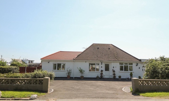 Llanasa Cottage | BEACHWAY, pet friendly, country holiday cottage in Prestatyn