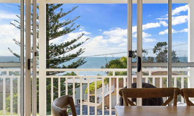 Mollymook Beach House | Beachwood House at Mollymook Beach