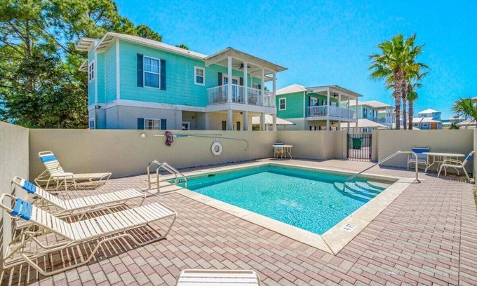 Bel Air House | Beachy 3BR Retreat w/Pool, Balcony & Dog Friendly