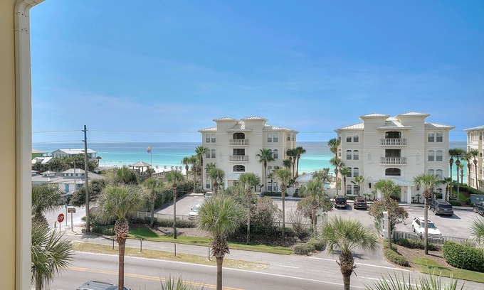 Gulf Place Apartment | Beachy condo w/free WiFi & shared pool/hot tub - short walk to the beach