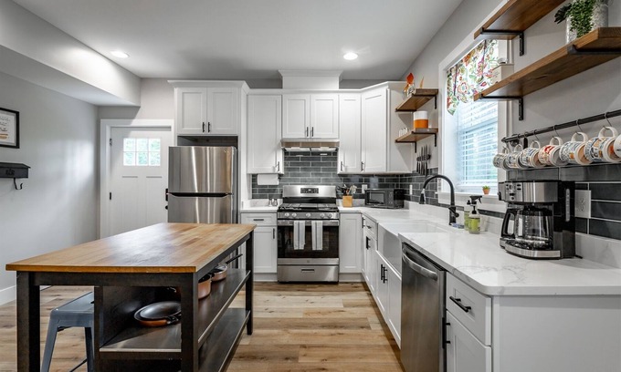 Chattanooga Valley House | Bear Cottage | Basement Apartment W/Mtn Views! | 2 Bed, 1 Bath