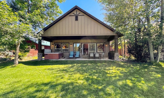 McCall Apartment | Bear Country Retreat
