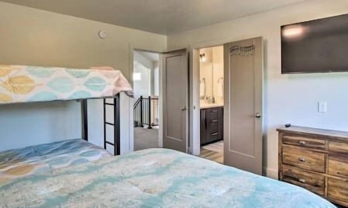 Fish Haven House | Bear Lake Beach Front! Sleeps 46