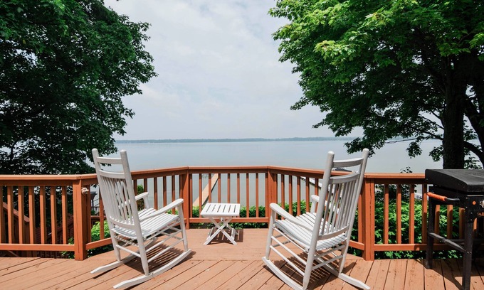 Bear Lake House | Bear Lake Dog-Friendly Home w Frontage, Dock