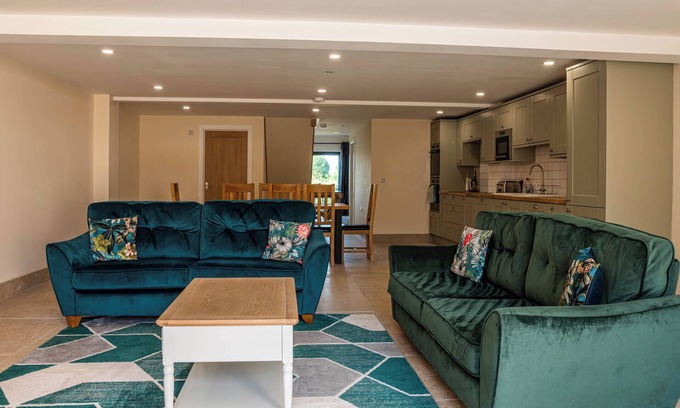 Little Rissington Cottage | Bears Court Unit 6 - UK48012