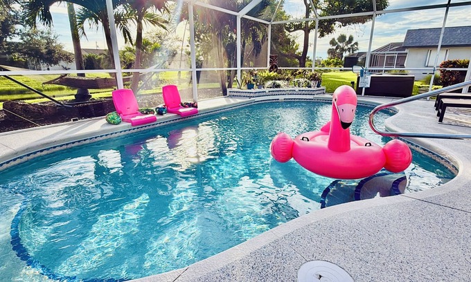 Pinehurst House | BEAT THE SUMMERTIME HEAT Waterfront Escape! Pool, Canal, Gulf Beaches & Fishing!