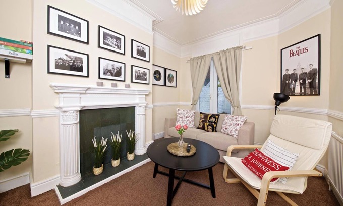 Liverpool House | Beatles Themed Spacious 5 Bedrooms Terraced House