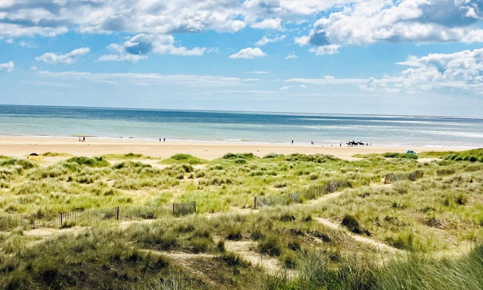 Winterton-on-Sea Cottage | Beatrice Cottage - 2 mins to Sea, Rustic Bolthole
