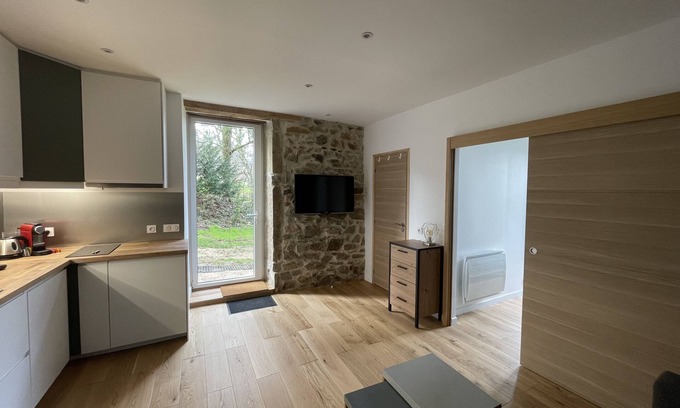 Vienne Apartment | Beau 2 Pièces Indépendant Dans un Parc Verdoyant