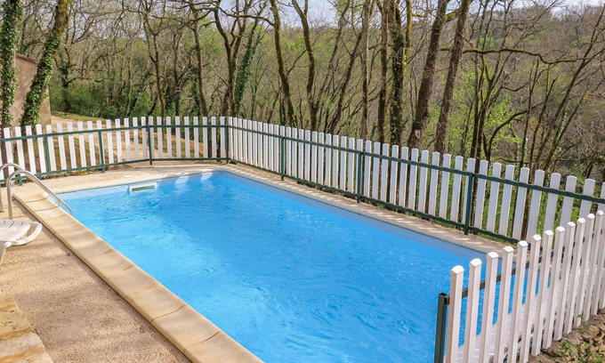 Blanquefort-sur-Briolance House | Beautiful private villa for 4 people with WIFI, private pool, TV, terrace, pets allowed and park.