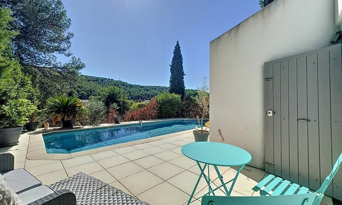 Carnoux-en-Provence Apartment | Beau Studio Refait à Neuf à Proximité de Cassis