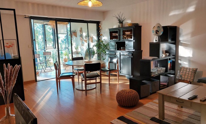 Challans Apartment | Beau T3 Calme 2 Chambres/loggia vue Jardin/20 mn des Plages/challans Centre