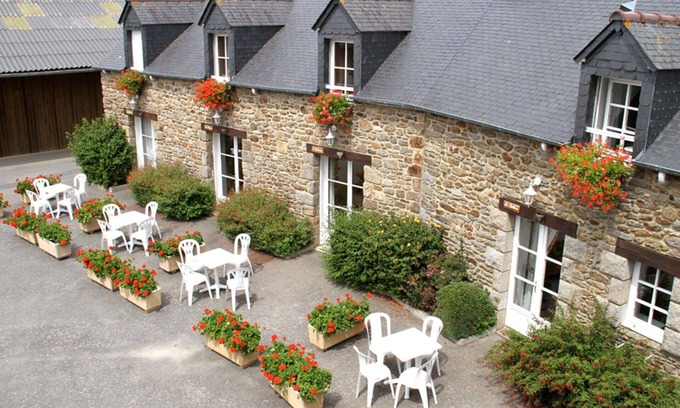 Saint-Jouan-des-Guerets Apartment | Beautiful apartment for 4 people with pool, WIFI, TV and terrace