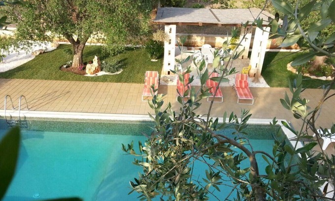 Francavilla Fontana Villa | Beautiful Villa & Fabulous Pool with stunning gardens in Francavilla Fontana