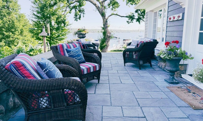 Glenwood Springs House | Beautiful Lake Geneva Lakefront home adorably decorated in sought after Fontana!