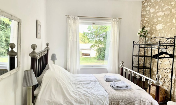 Eymet Cottage | Beautiful 1-Bed Gite 2km quiet walk from Eymet