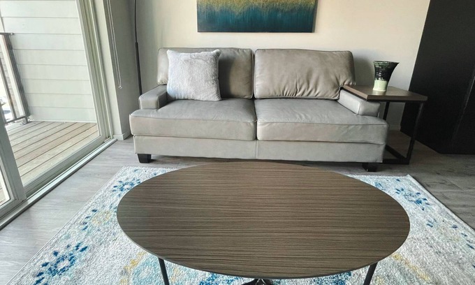 Downtown Omaha Apartment | Beautiful 1BD/1BA + Balcony- Downtown Omaha