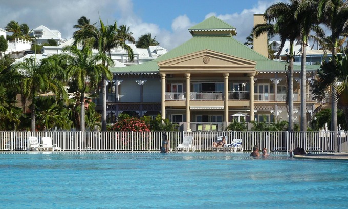 Anse des Rochers Apartment | BEAUTIFUL 1st LINE SEA APARTMENT