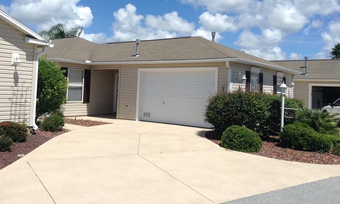 Duval Villa | Beautiful 2/2 Villa w/Golf Cart, BBQ Grill, & FREE WiFi!