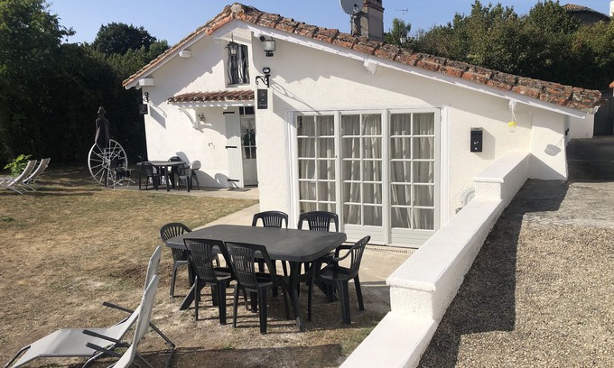 Oradour-Fanais Cottage | Beautiful 2-Bed Cottage in Oradour-Fanais