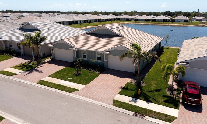 Naples Villa | Beautiful 2 Bedroom 2 Bath Ranch Villa at Enbrook