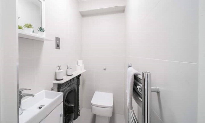 Brasted House | Beautiful 2 Bedroom House With Spacious Garden BBQ