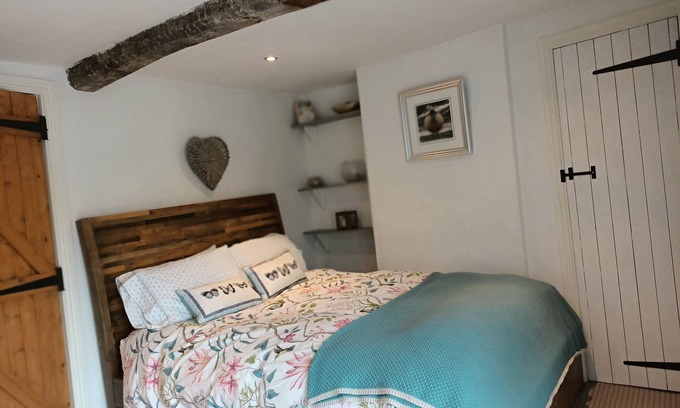 Richmond House | Beautiful 2 bedroom spacious Cottage in the heart of historic Richmond