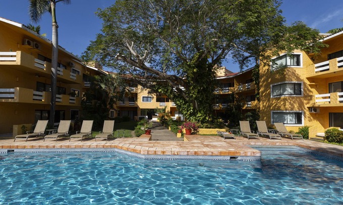 Ixtapa Condo | Beautiful 2 BR condo, pool, tenis court on Palma Real golf course